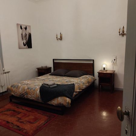 Experience Unique Dans Un Lieu Magique Hotell Vergèze Exteriör bild