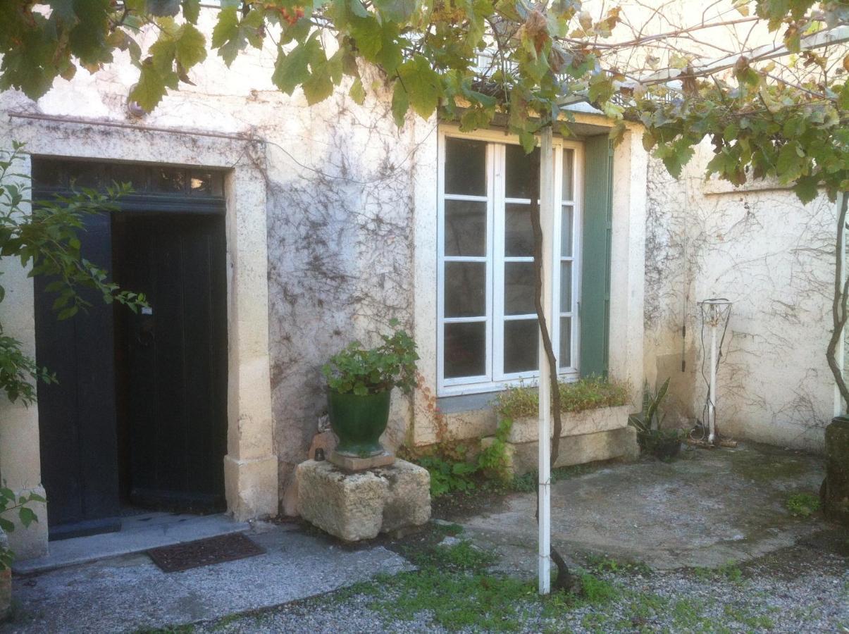 Experience Unique Dans Un Lieu Magique Hotell Vergèze Exteriör bild